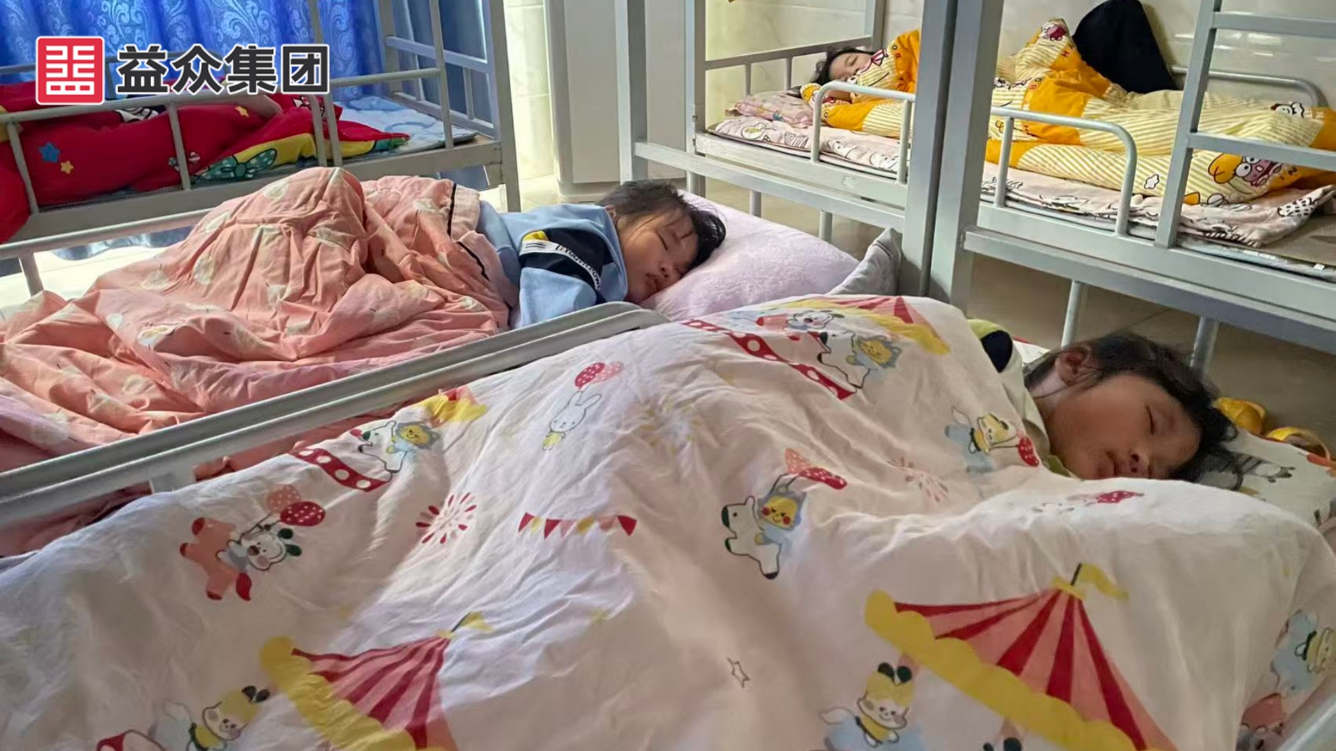 午休秩序井然，學生安然入睡1_副本